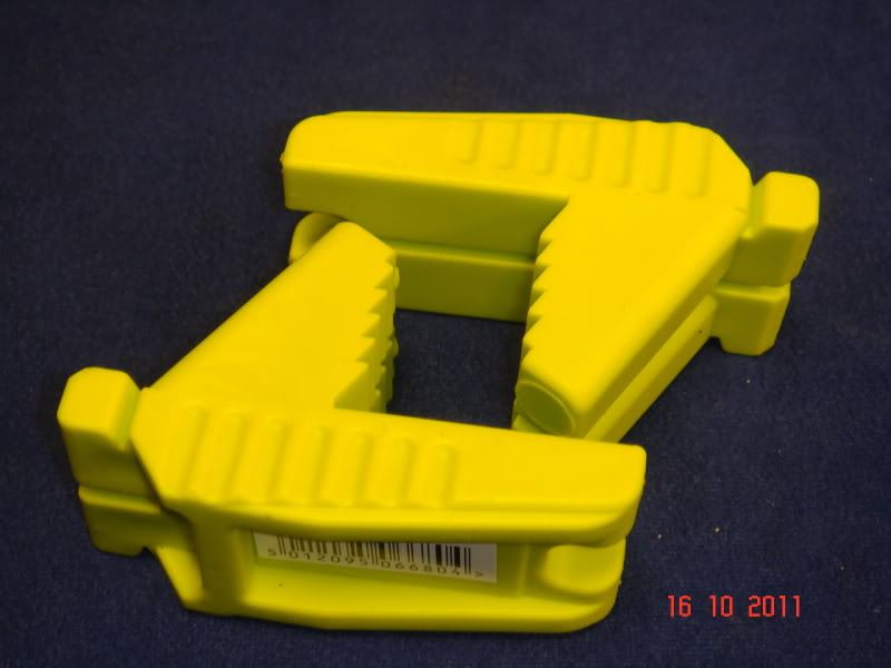 6 Pairs Spear & Jackson Bricklayers Line Corner Block Rubber Brick Green