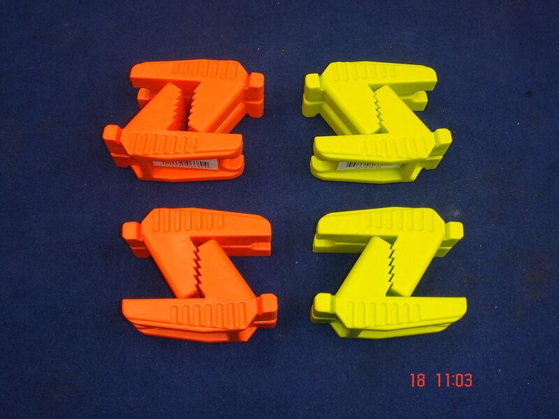 4 x Pairs of Spear & Jackson Bricklayer's Line Block Rubber L Shaped Brick Pin Orange/Green
