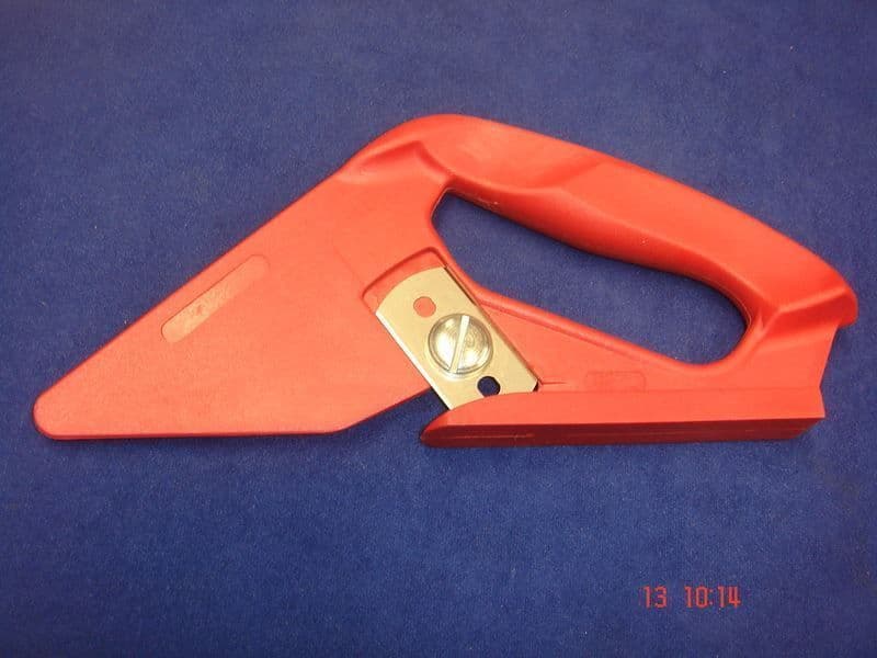 Red Carpet Cutter for Jute Backed Carpets Flooring Cutting Trimmer Tool